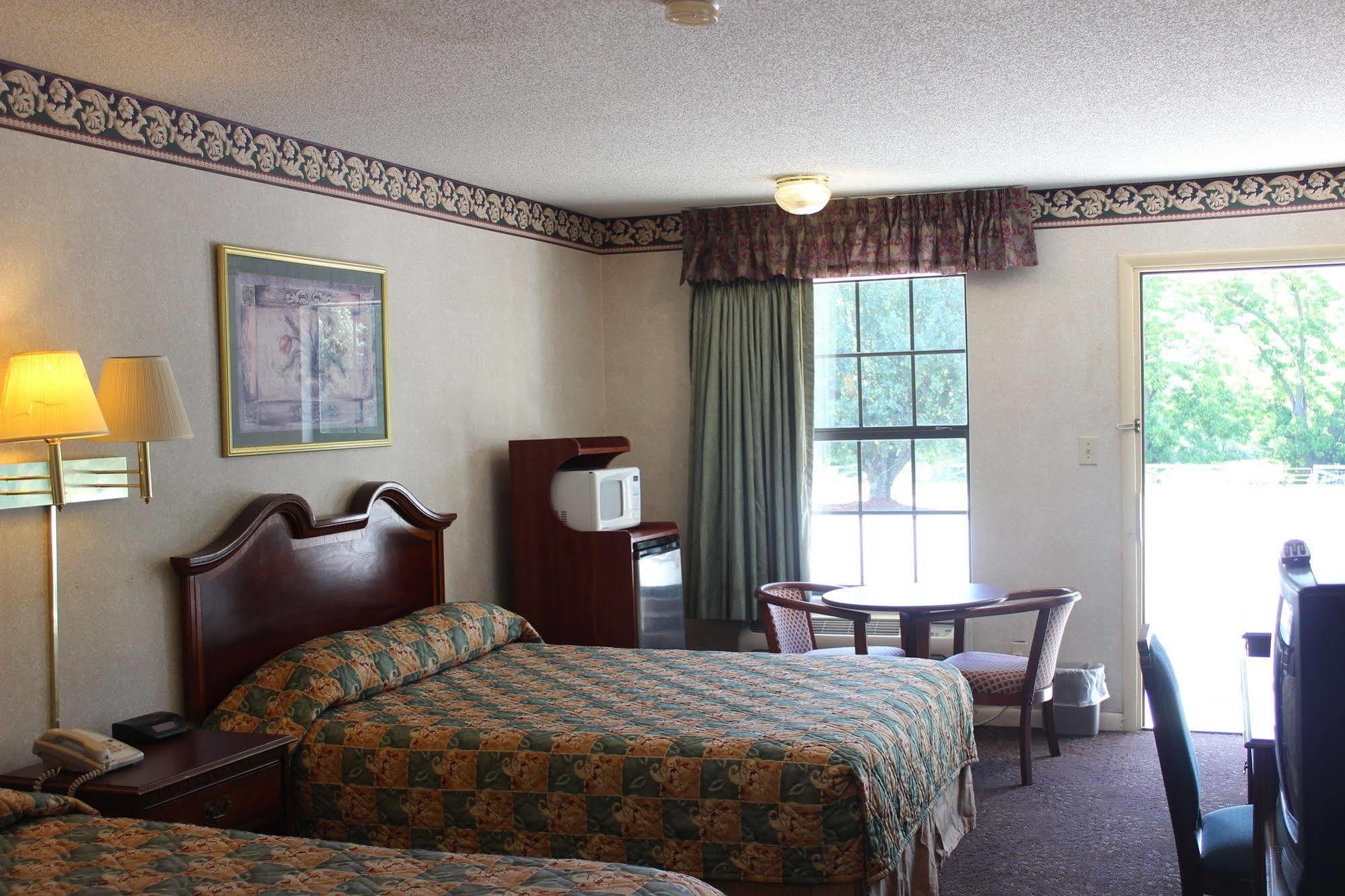 Deer Acres Inn Монро Экстерьер фото