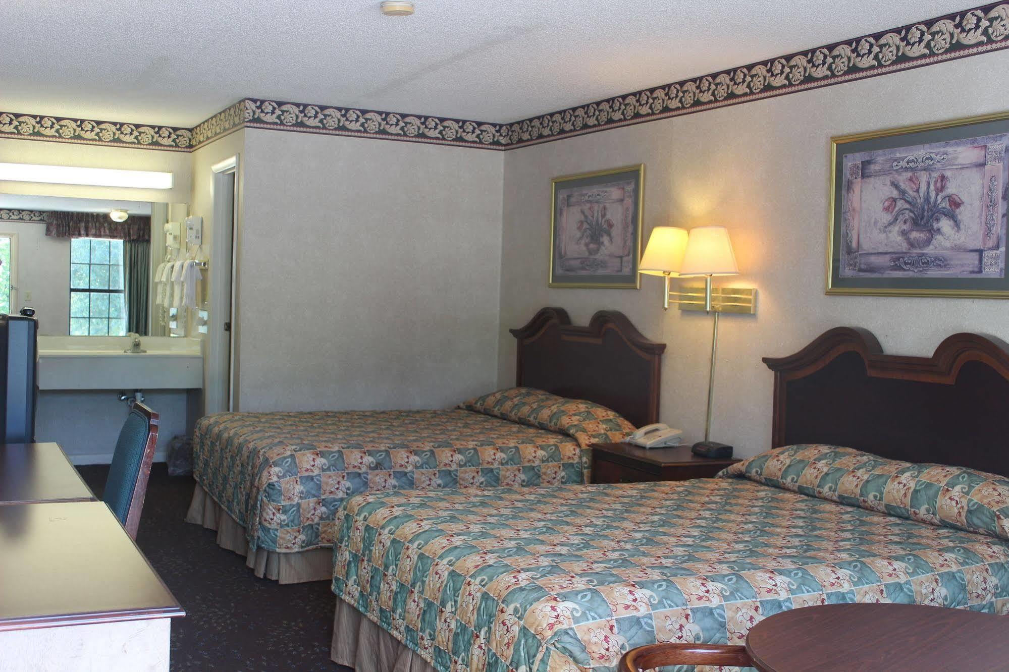 Deer Acres Inn Монро Экстерьер фото